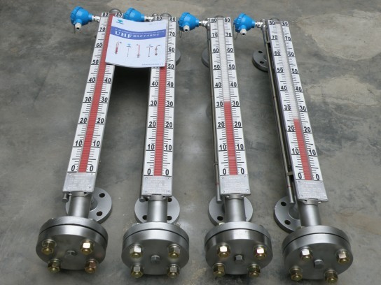 帶遠(yuǎn)傳磁翻板液位計